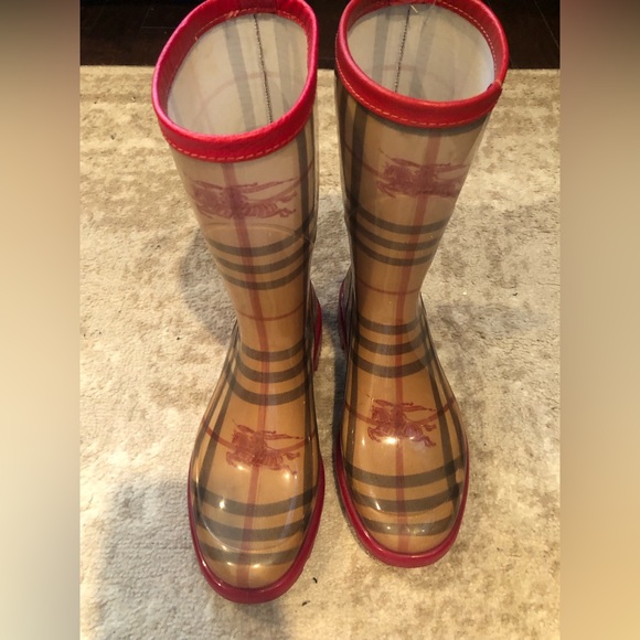 Burberry Shoes Authentic Burberry Rain Boot Used Poshmark